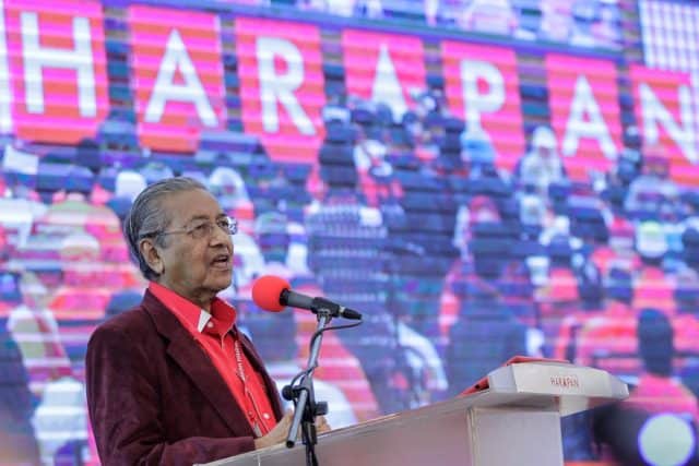 Malaysia Wahl. Mahathir Mohamad gewinnt knapp